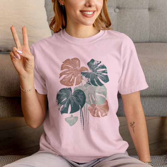 Comfort Colors Tropical Monstera Leaves T-shirt, Botanical Tee, Nature Lover Shirt, Earthy Graphic Top, Plant Enthusiast Clothing